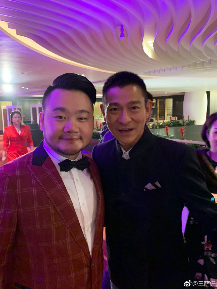 香港天下彩免费大全一,香港天下彩免费大全一，探索与解析