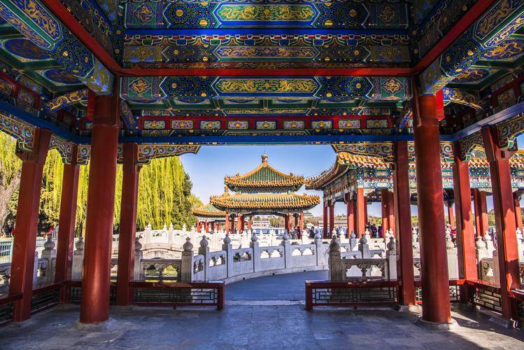 2025新澳门资料大全,澳门作为中国的特别行政区，拥有丰富的历史文化和现代化的城市风貌。随着时间的推移，澳门不断发展和进步，成为了一个充满活力和魅力的城市。本文将介绍关于澳门在不久的将来，即2025年的各种资料，包括经济、文化、旅游等方面的发展情况。这些资料旨在为读者提供一个全面而详尽的澳门概览。
