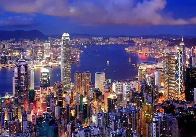 2025澳门精准正版澳门,澳门，未来的繁荣与机遇展望到2025年